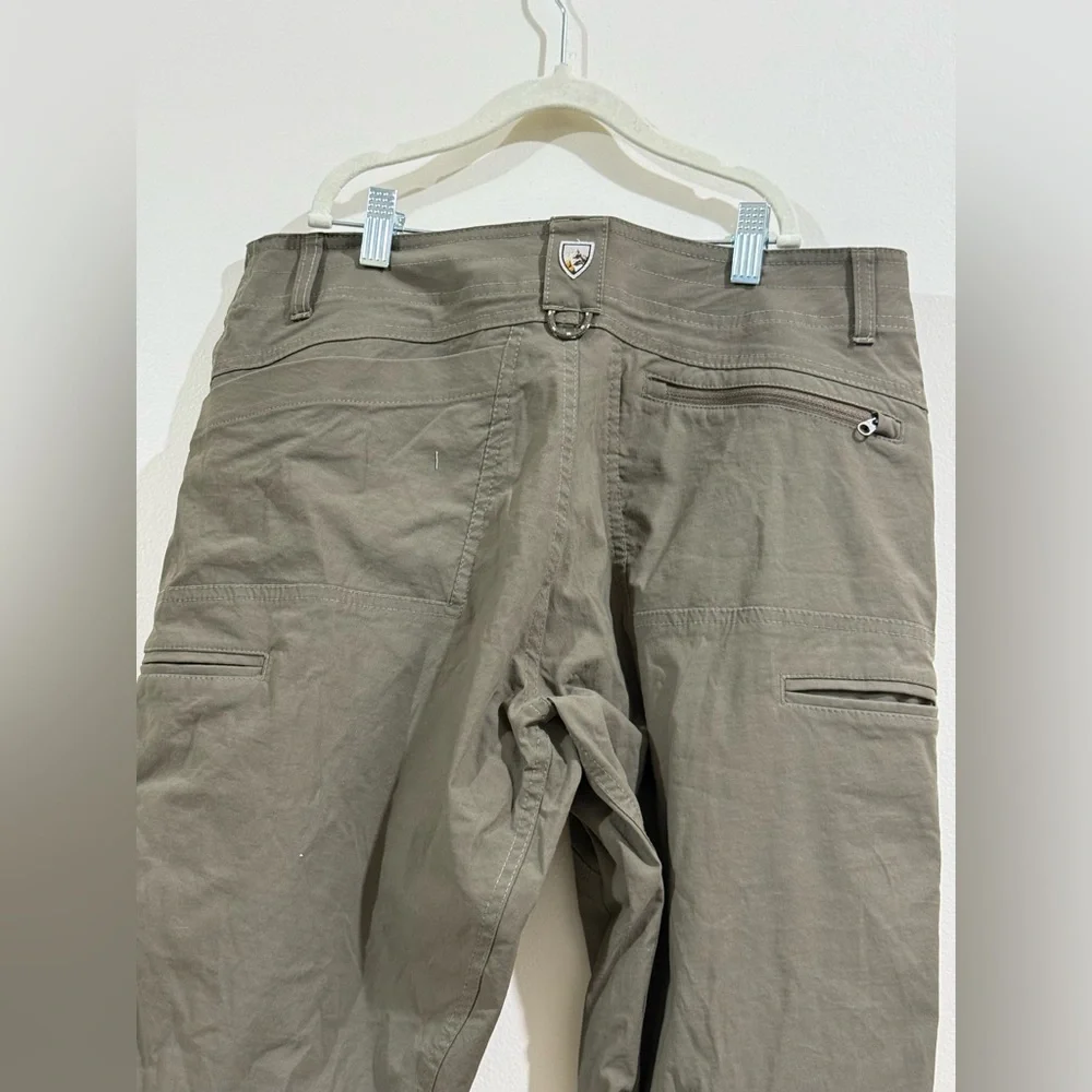 Kuhl Men's Cargo Pants in Olive